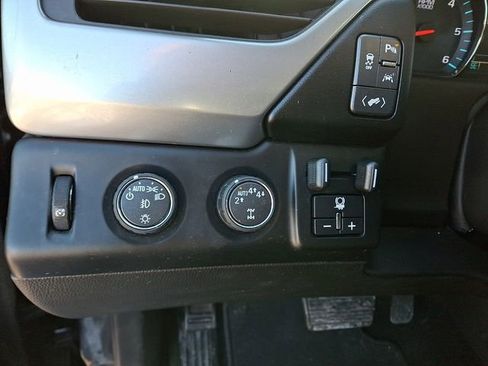 Used 2017 Chevrolet Suburban LT w/ Luxury Package image 24