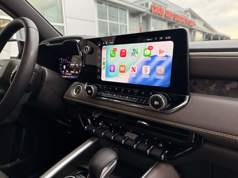 Used 2024 Chevrolet Colorado ZR2 w/ ZR2 Convenience Package III image 30