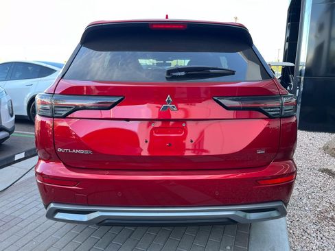New 2025 Mitsubishi Outlander SE image 4