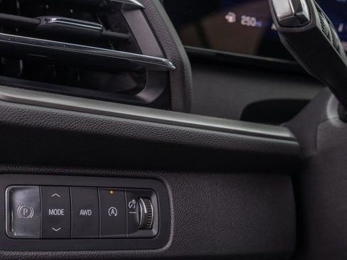 Certified 2024 Chevrolet Traverse LT image 24