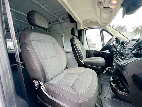 Used 2023 RAM ProMaster 2500 FWD image 31