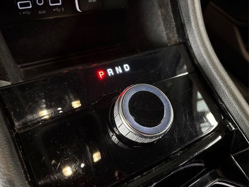 Used 2023 Jeep Grand Cherokee L Laredo image 36