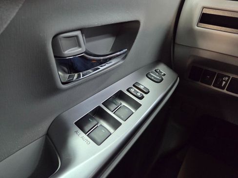 Used 2017 Toyota Prius V Three image 26