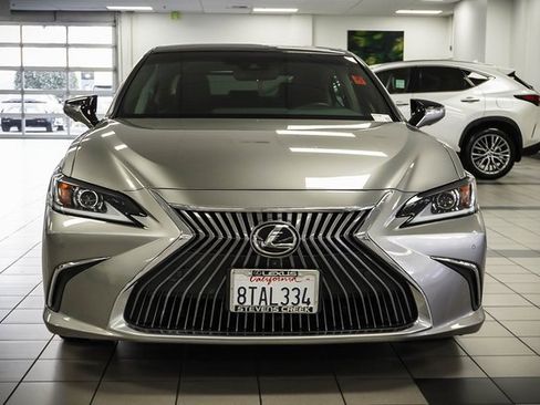 Used 2021 Lexus ES 350 Luxury image 4
