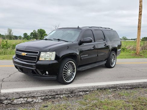 Used 2013 Chevrolet Suburban LT AWD/4WD image 2