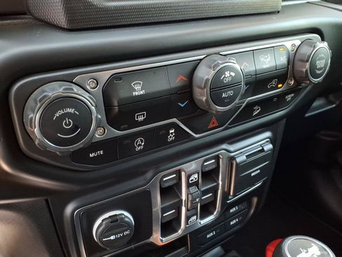 Used 2020 Jeep Wrangler Unlimited Sport AWD/4WD image 21
