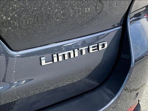 Used 2023 Jeep Grand Cherokee L Limited w/ Trailer Tow Group (B) AWD/4WD image 29