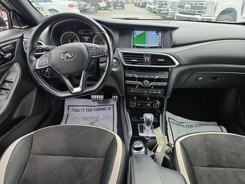 Used 2019 INFINITI QX30 Sport image 16