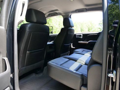 Used 2017 GMC Sierra 2500 Denali w/ Duramax Plus Package AWD/4WD image 25