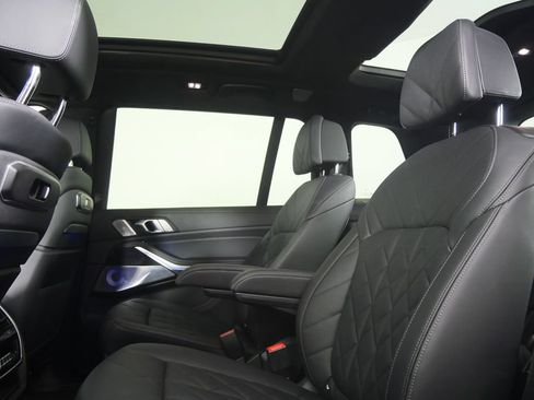 Used 2025 BMW X7 xDrive40i w/ Executive Package AWD/4WD image 5