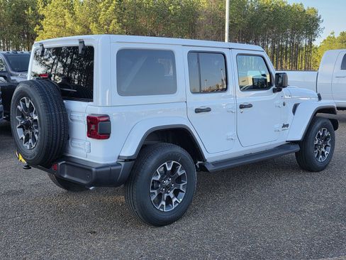 New 2026 Jeep Wrangler Unlimited Sahara AWD/4WD image 7
