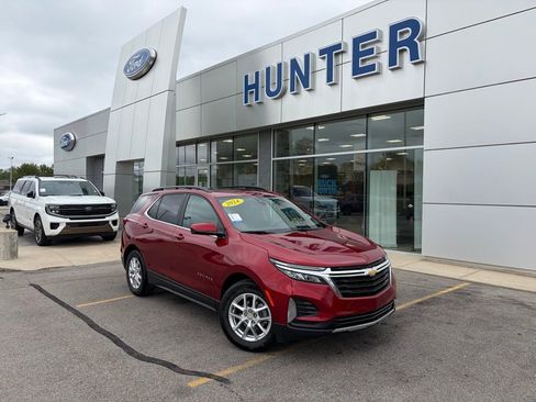 Used 2024 Chevrolet Equinox LT w/ LPO, Floor Liner Package FWD image 1