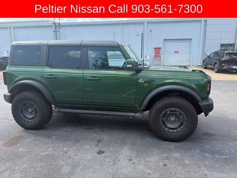 Used 2024 Ford Bronco Outer Banks AWD/4WD image 2