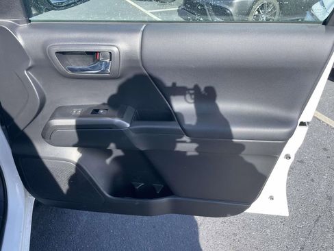 Used 2023 Toyota Tacoma TRD Off-Road image 44