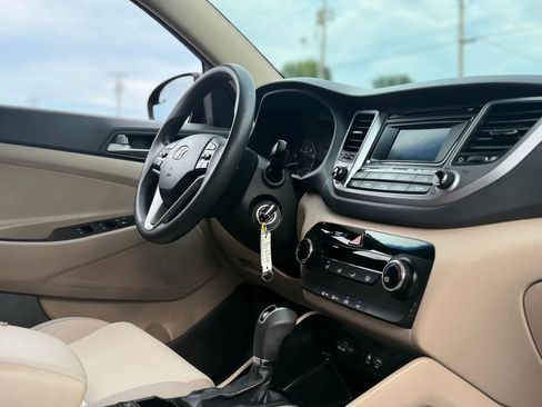 Used 2017 Hyundai Tucson SE FWD image 39