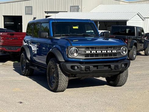 Certified 2024 Ford Bronco Black Diamond AWD/4WD image 3