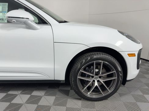 Certified 2026 Porsche Macan AWD/4WD image 12