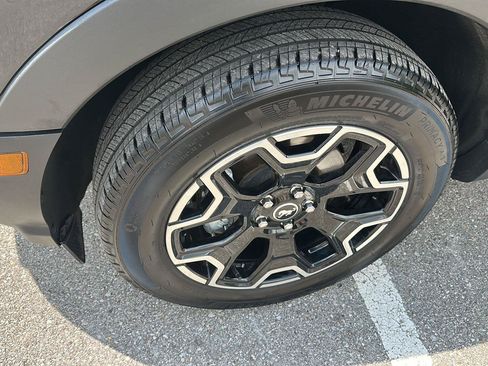 Certified 2025 Ford Bronco Sport Outer Banks w/ Outer Banks Tech Package+ AWD/4WD image 9