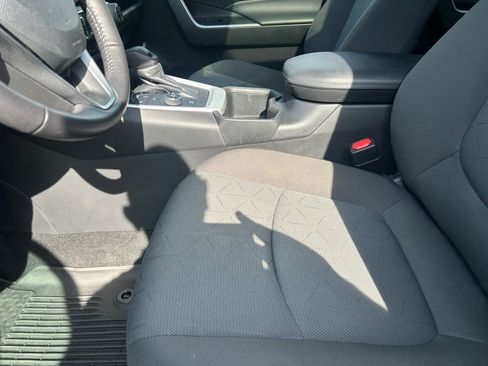 Used 2022 Toyota RAV4 XLE w/ Convenience Package AWD/4WD image 11