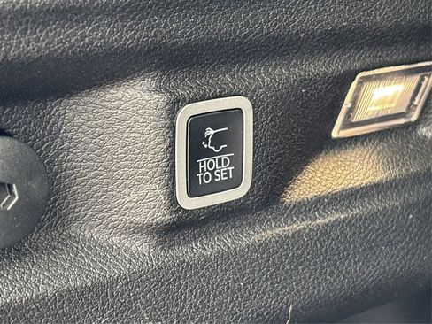 Used 2022 Jeep Grand Cherokee L Limited image 14