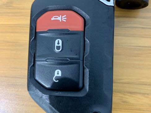 Used 2023 Jeep Gladiator Overland image 49