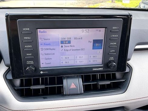 Used 2020 Toyota RAV4 XLE FWD image 32