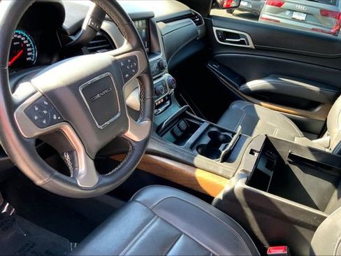 Used 2018 GMC Yukon Denali w/ Open Road Package AWD/4WD image 22