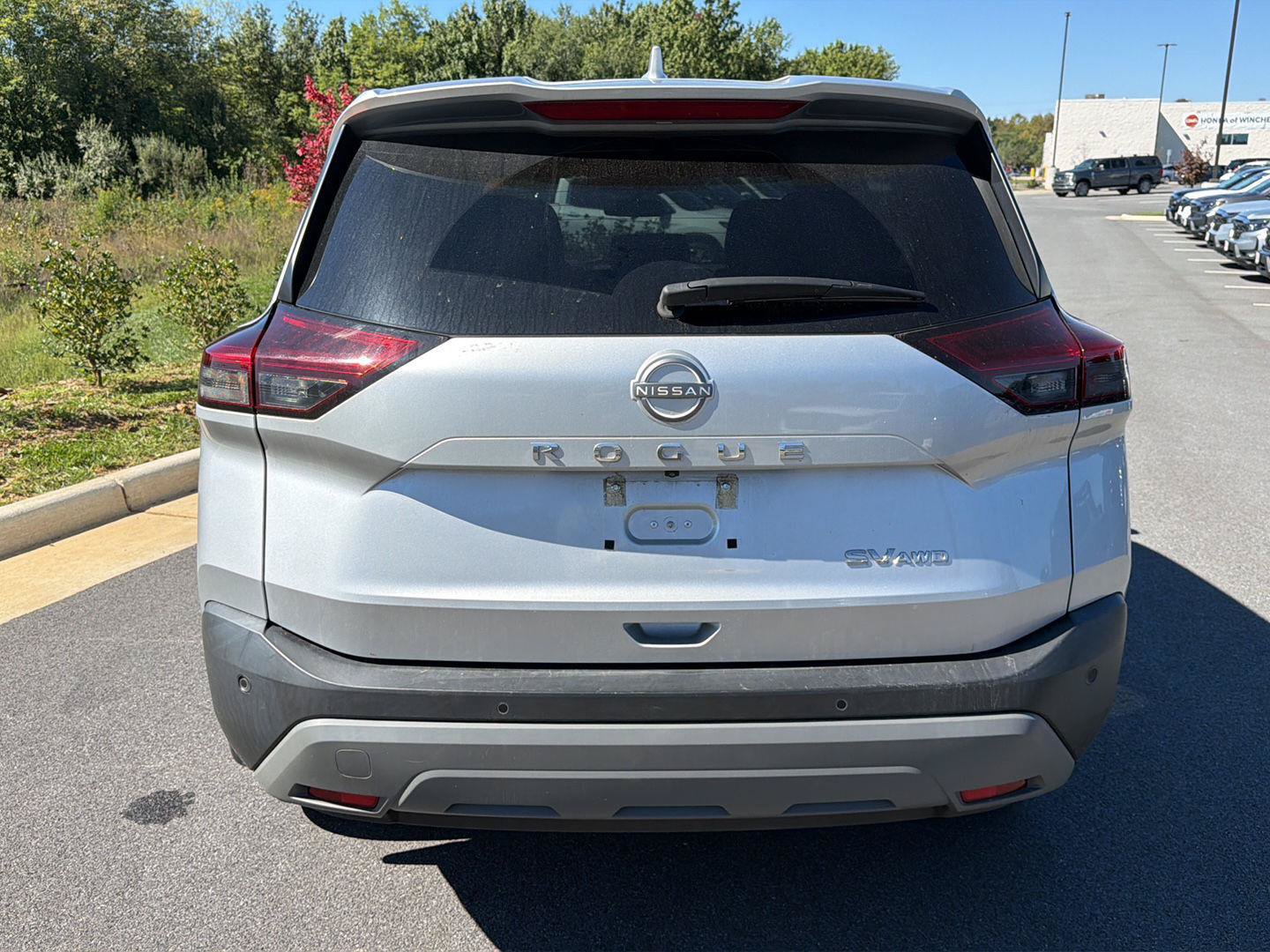 Used 2023 Nissan Rogue SV AWD/4WD image 2