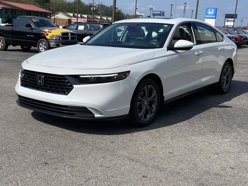 Certified 2023 Honda Accord EX image 4