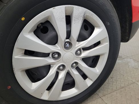 Used 2025 Kia Soul LX image 31