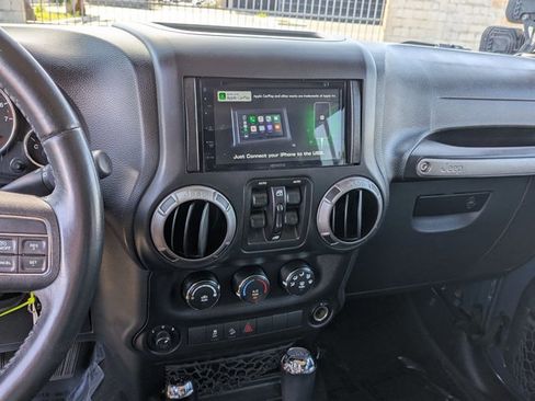 Used 2018 Jeep Wrangler Unlimited Sport S image 12