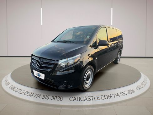 Used 2019 Mercedes-Benz Metris Passenger image 1