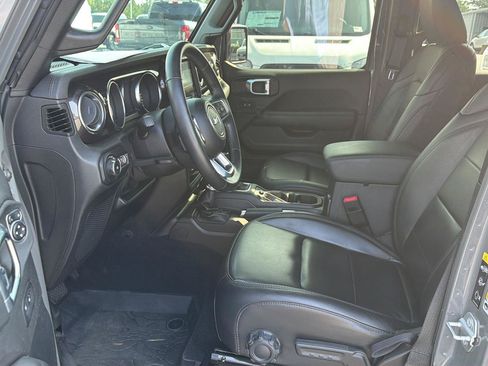 Used 2021 Jeep Wrangler Unlimited Sahara AWD/4WD image 10
