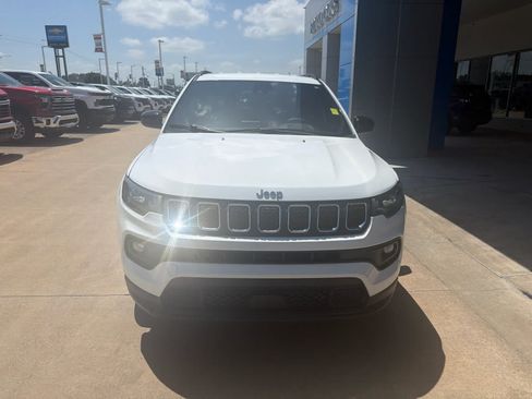 Used 2023 Jeep Compass Latitude AWD/4WD image 10