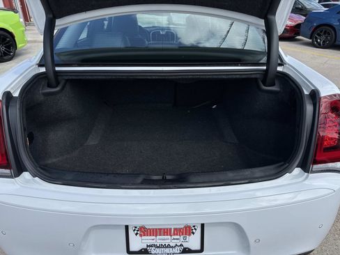 Used 2023 Chrysler 300 Touring L RWD image 8