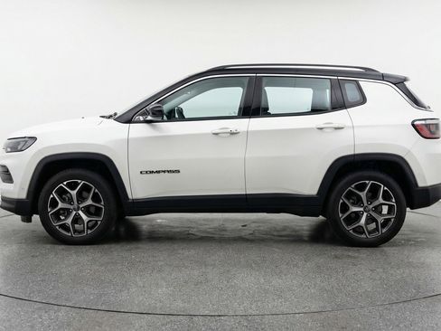 Used 2025 Jeep Compass Limited image 5