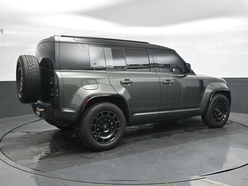 Used 2025 Land Rover Defender 110 AWD/4WD image 2