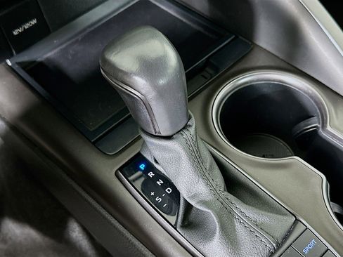 Used 2023 Toyota Camry SE image 23