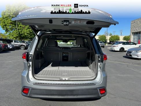 Certified 2019 Toyota Highlander Limited Platinum AWD/4WD image 18