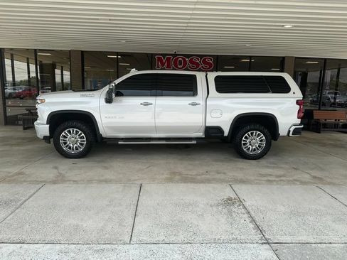 Used 2023 Chevrolet Silverado 2500 High Country w/ Z71 Off-Road Package AWD/4WD image 7