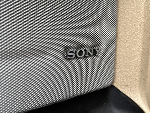 Used 2013 Ford F150 King Ranch w/ King Ranch Luxury Pkg image 11