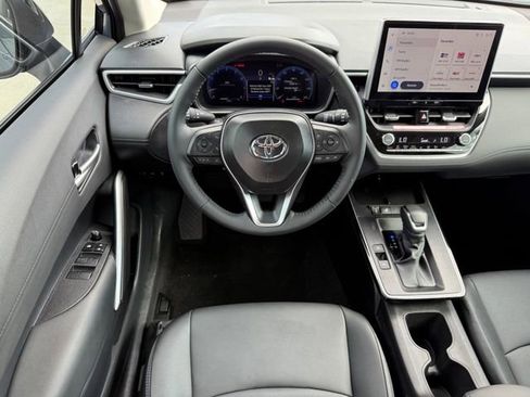 Used 2026 Toyota Corolla Cross XLE w/ Convenience Package image 25