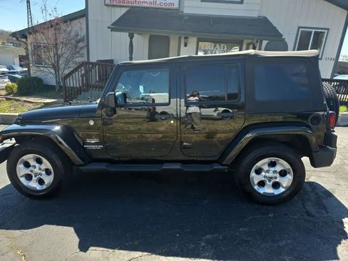 Used 2014 Jeep Wrangler Unlimited Sahara w/ Max Tow Package AWD/4WD image 8