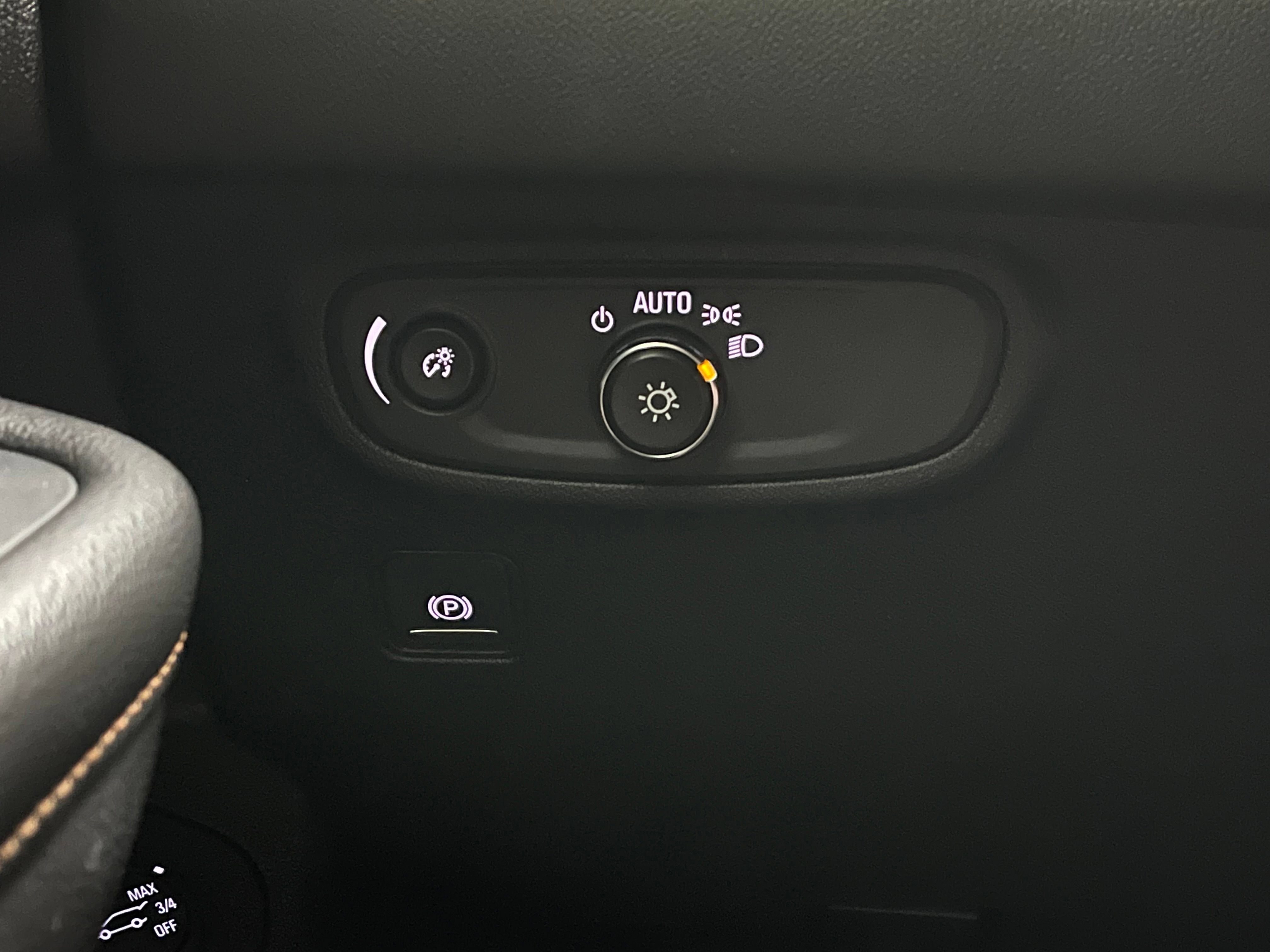 Used 2018 GMC Terrain SLE w/ Driver Convenience Package FWD image 22