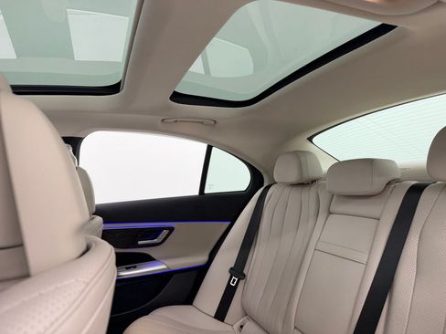 Used 2025 Mercedes-Benz E 350 4MATIC Sedan image 25