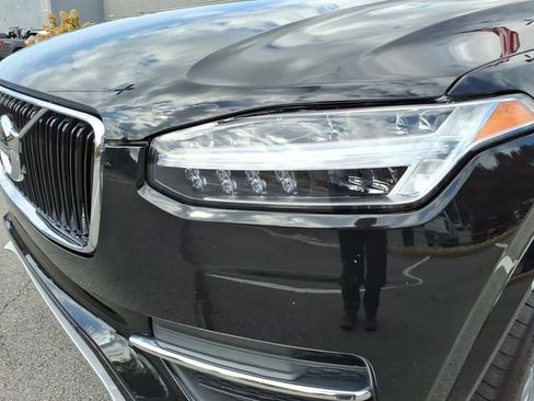 Used 2019 Volvo XC90 T5 Momentum w/ Protection Package Premier AWD/4WD image 4