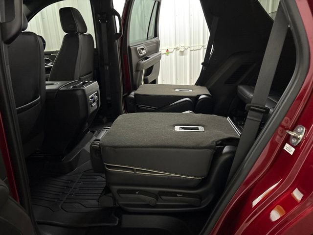 Used 2023 GMC Yukon SLT w/ SLT Premium Package AWD/4WD image 21