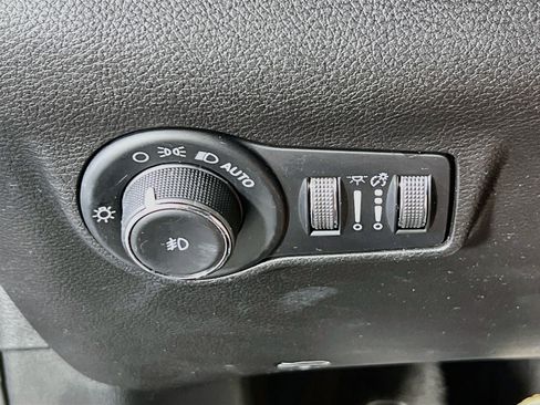 Used 2022 Jeep Compass High Altitude AWD/4WD image 10