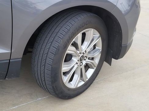 Used 2024 Ford Edge Titanium image 6