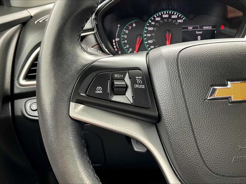 Used 2022 Chevrolet Trax LT w/ LT Convenience Package FWD image 18